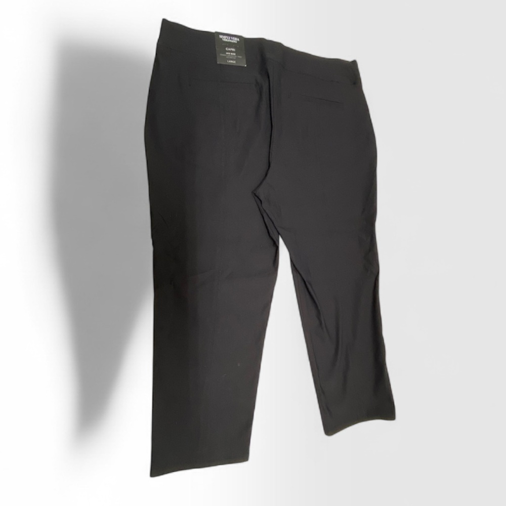 * Simply Vera capri large mid rise straight leg by Vera Wang Black Capri - Picture 2 of 12